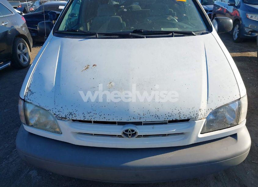 Photo 6 of 1998 Toyota Sienna LE (VIN 4T3ZF13C7WU002124)