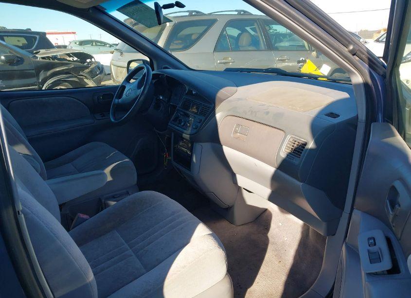 Photo 5 of 1998 Toyota Sienna (VIN 4T3ZF13C7WU041182)