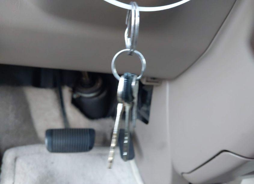 Photo 11 of 2000 Toyota Sienna LE (VIN 4T3ZF13C7YU275678)