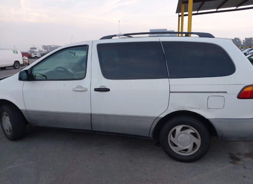 Photo 14 of 2000 Toyota Sienna LE (VIN 4T3ZF13C7YU275678)