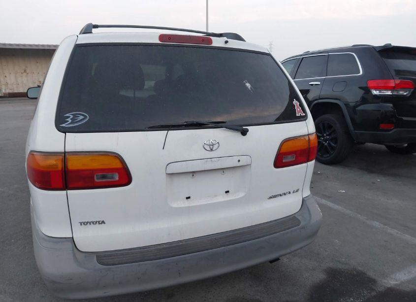 Photo 16 of 2000 Toyota Sienna LE (VIN 4T3ZF13C7YU275678)