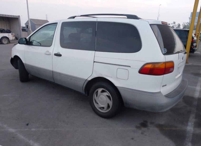 Photo 3 of 2000 Toyota Sienna LE (VIN 4T3ZF13C7YU275678)