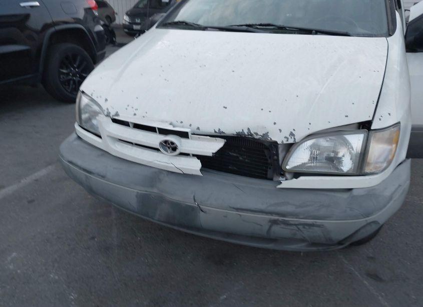 Photo 6 of 2000 Toyota Sienna LE (VIN 4T3ZF13C7YU275678)