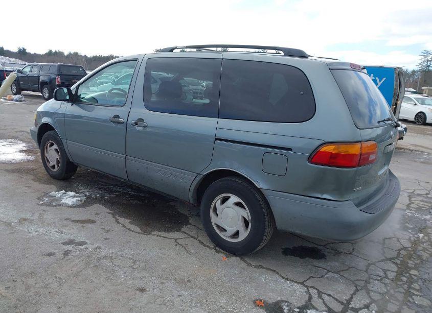 Photo 3 of 2000 Toyota Sienna LE (VIN 4T3ZF13C7YU275695)