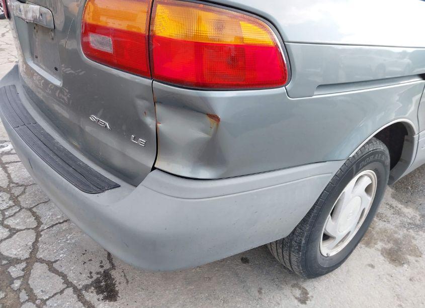 Photo 6 of 2000 Toyota Sienna LE (VIN 4T3ZF13C7YU275695)