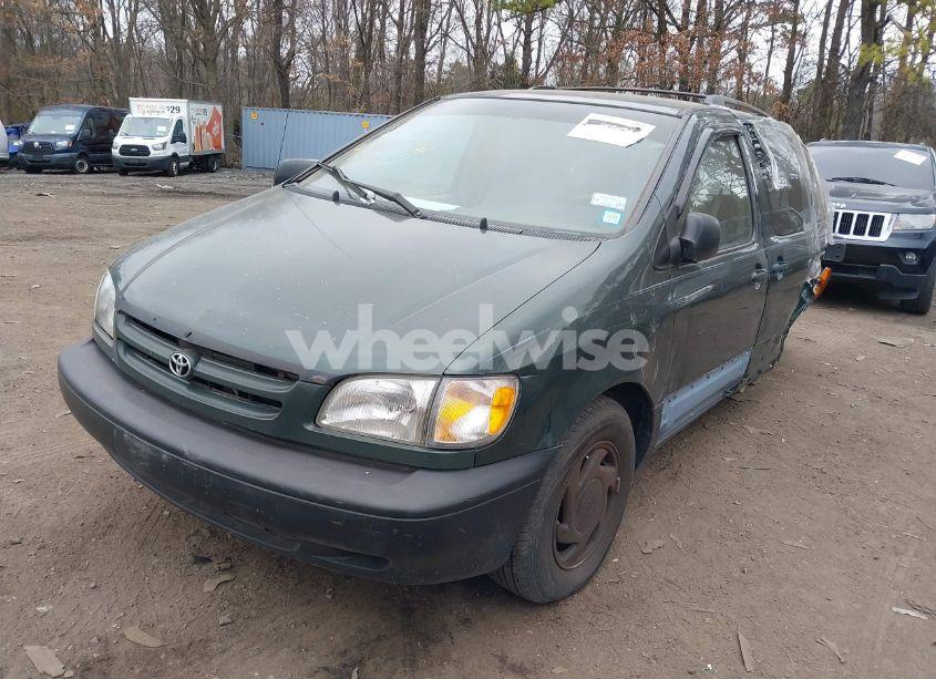 Photo 2 of 2000 Toyota Sienna LE (VIN 4T3ZF13C7YU288155)