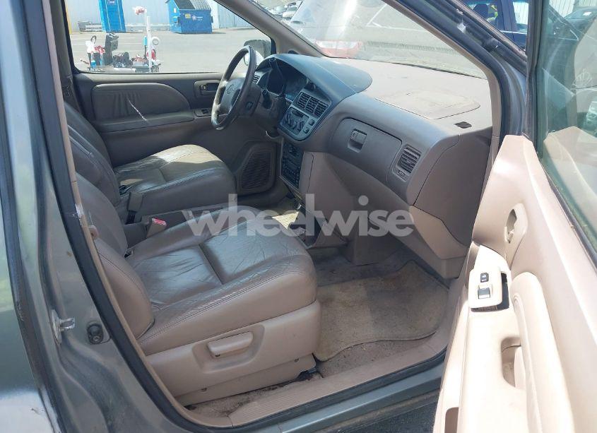 Photo 5 of 2000 Toyota Sienna XLE (VIN 4T3ZF13C7YU311496)