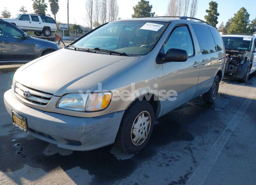 Photo 6 of 2001 Toyota Sienna LE (VIN 4T3ZF13C81U395852)