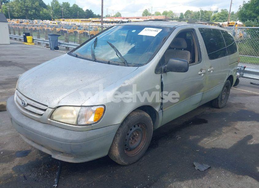 Photo 2 of 2001 Toyota Sienna LE (VIN 4T3ZF13C81U407725)
