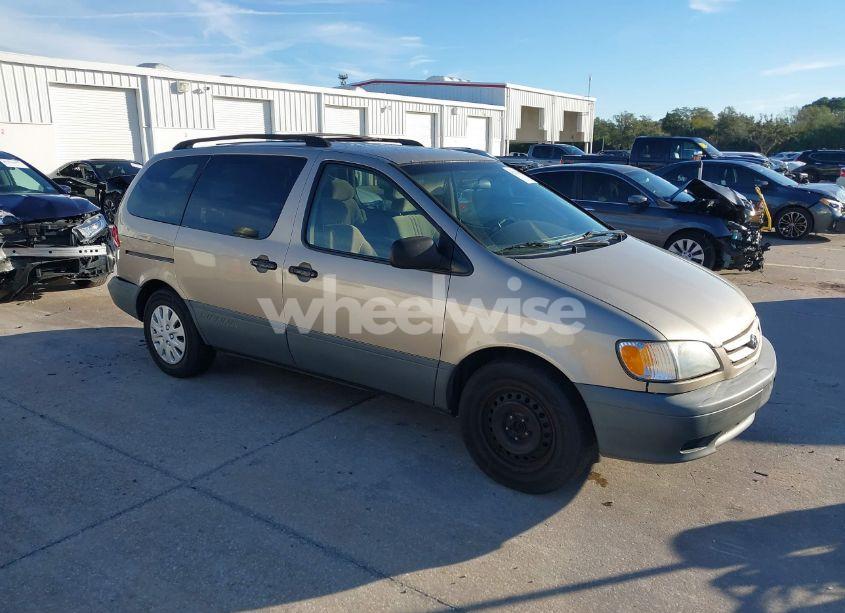 2002 Toyota Sienna LE (VIN 4T3ZF13C82U437504) main photo