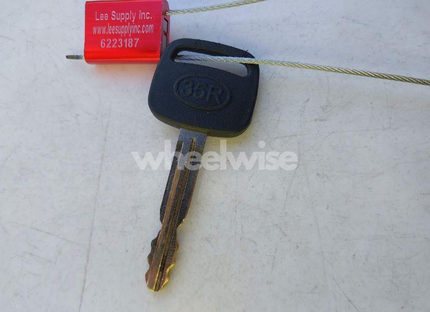 Photo 11 of 2002 Toyota Sienna LE (VIN 4T3ZF13C82U437504)