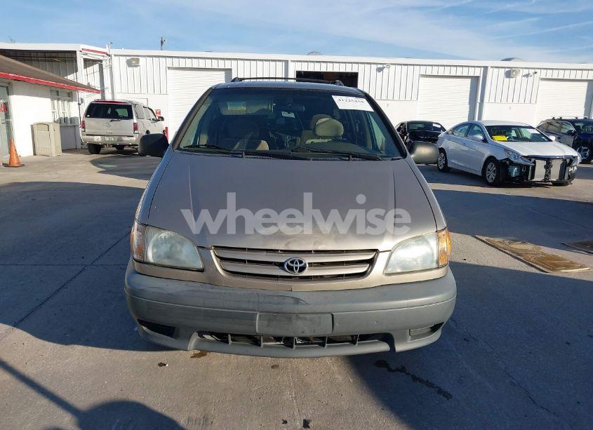 Photo 12 of 2002 Toyota Sienna LE (VIN 4T3ZF13C82U437504)
