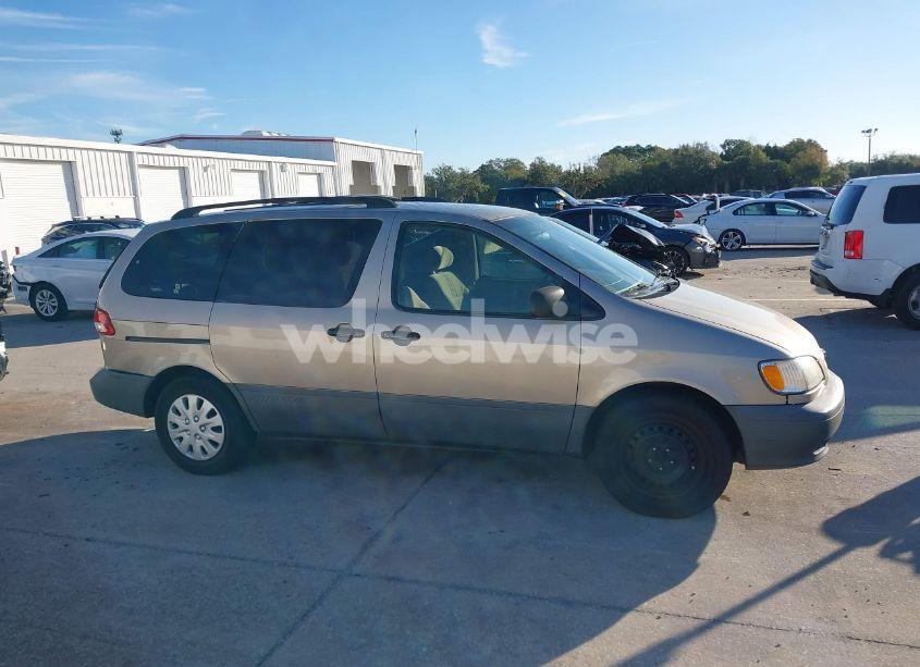 Photo 13 of 2002 Toyota Sienna LE (VIN 4T3ZF13C82U437504)