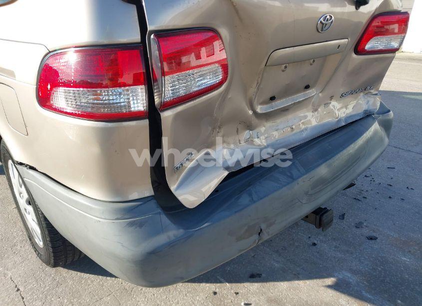 Photo 6 of 2002 Toyota Sienna LE (VIN 4T3ZF13C82U437504)