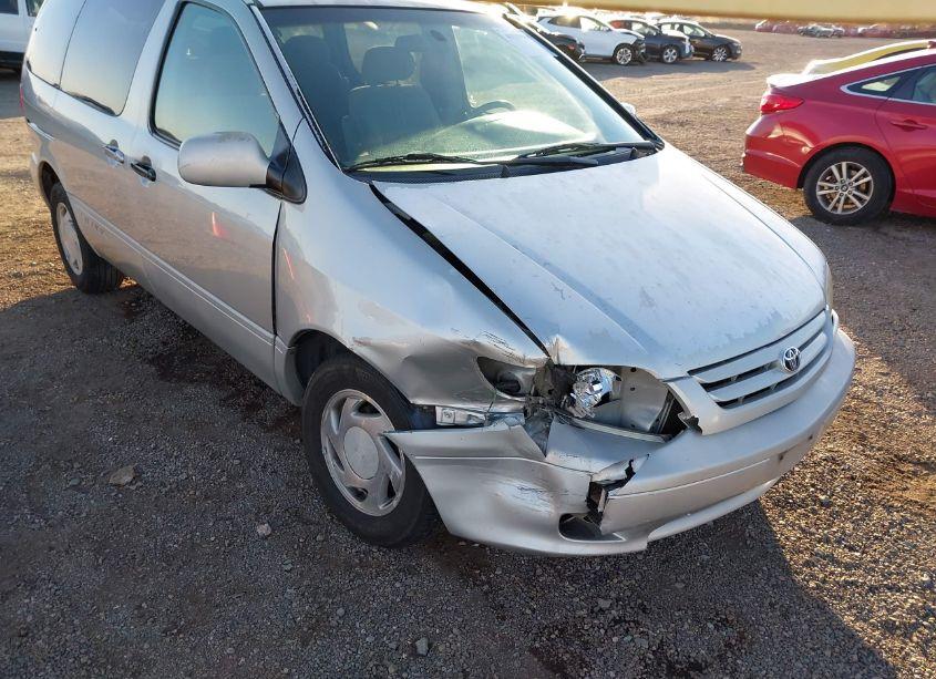 Photo 6 of 2002 Toyota Sienna LE (VIN 4T3ZF13C82U451614)