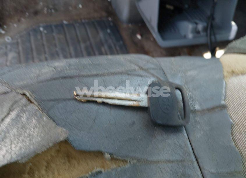 Photo 11 of 2002 Toyota Sienna XLE (VIN 4T3ZF13C82U472835)