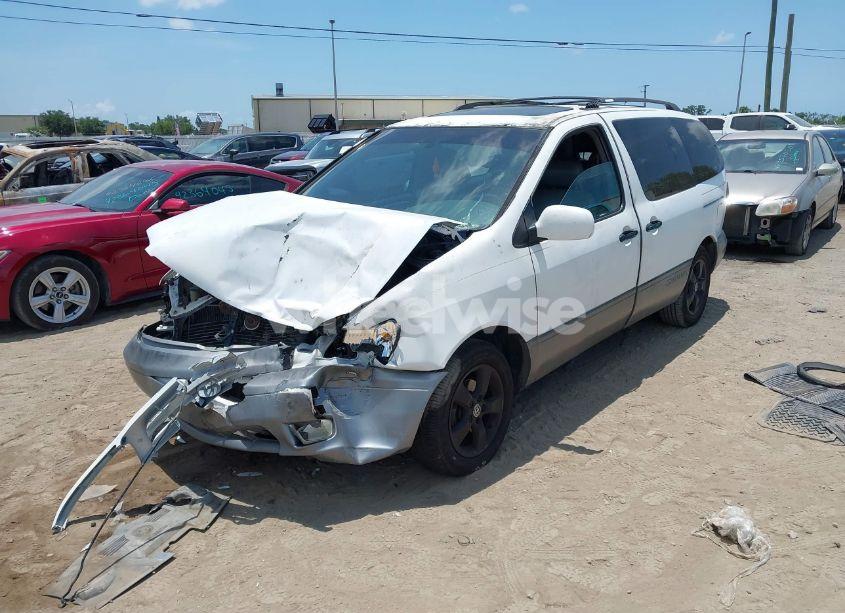 Photo 2 of 2002 Toyota Sienna XLE (VIN 4T3ZF13C82U472835)