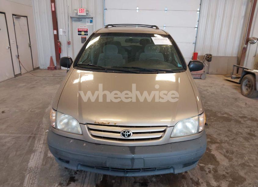 Photo 6 of 2002 Toyota Sienna LE (VIN 4T3ZF13C82U485018)