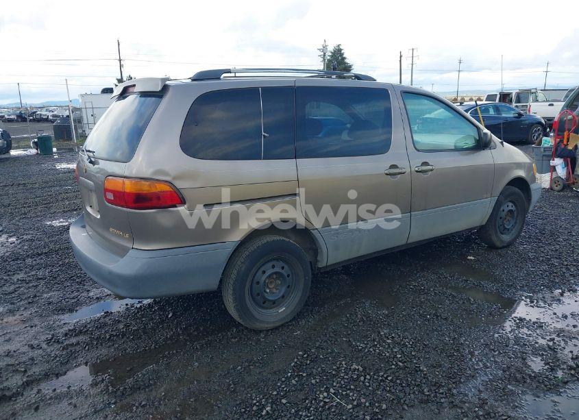 Photo 4 of 1998 Toyota Sienna LE (VIN 4T3ZF13C8WU021653)