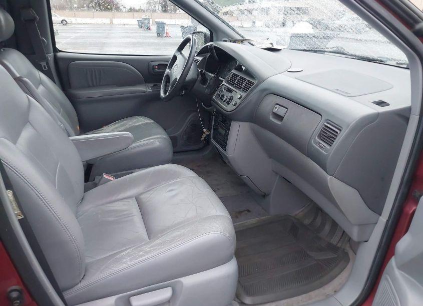 Photo 5 of 1998 Toyota Sienna XLE (VIN 4T3ZF13C8WU064955)