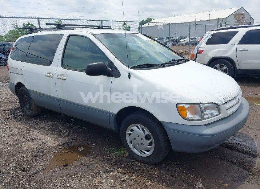 1999 Toyota Sienna LE (VIN 4T3ZF13C8XU133869) main photo