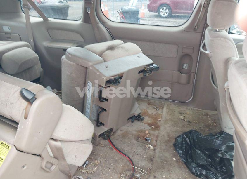 Photo 8 of 1999 Toyota Sienna LE (VIN 4T3ZF13C8XU133869)