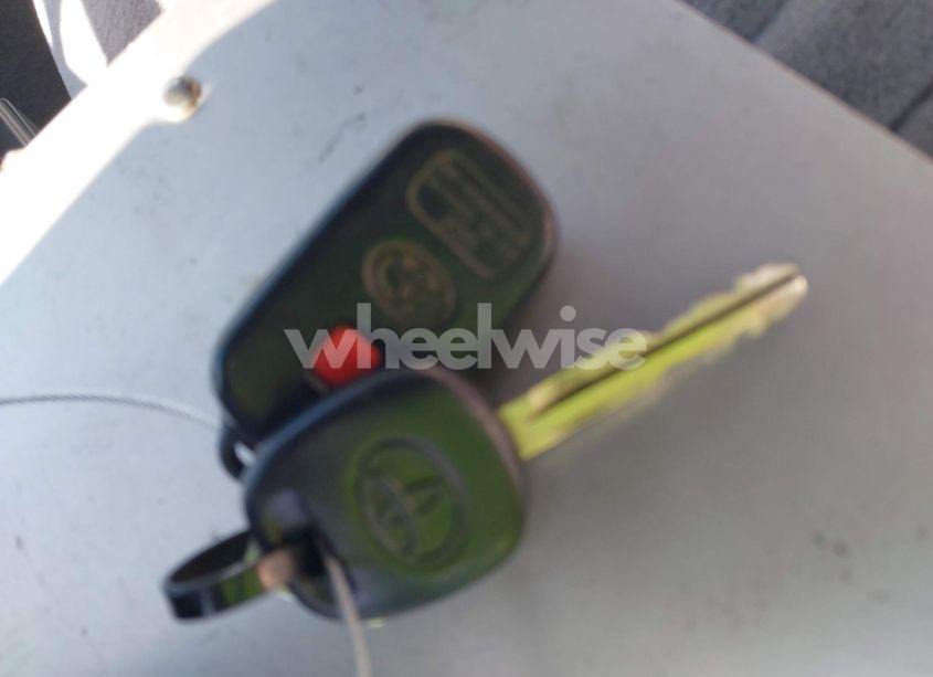 Photo 11 of 2000 Toyota Sienna XLE (VIN 4T3ZF13C8YU197573)