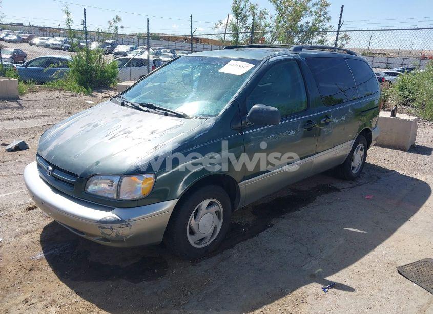 Photo 2 of 2000 Toyota Sienna LE/XLE (VIN 4T3ZF13C8YU215604)