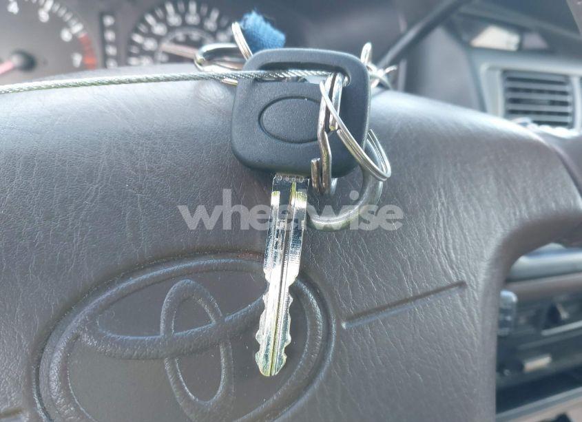 Photo 11 of 2000 Toyota Sienna XLE (VIN 4T3ZF13C8YU216638)