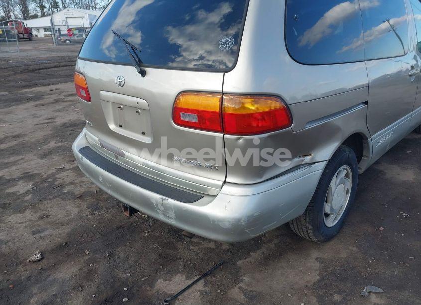 Photo 6 of 2000 Toyota Sienna XLE (VIN 4T3ZF13C8YU216638)