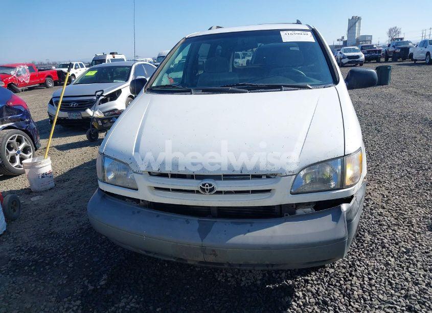 Photo 11 of 2000 Toyota Sienna LE/XLE (VIN 4T3ZF13C8YU256668)