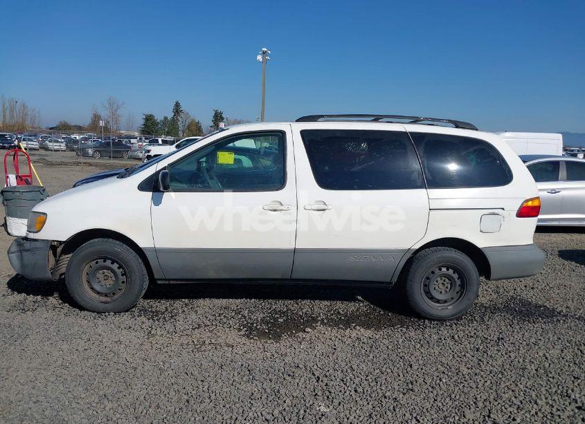 Photo 13 of 2000 Toyota Sienna LE/XLE (VIN 4T3ZF13C8YU256668)