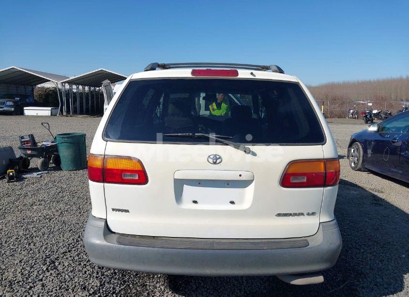 Photo 15 of 2000 Toyota Sienna LE/XLE (VIN 4T3ZF13C8YU256668)