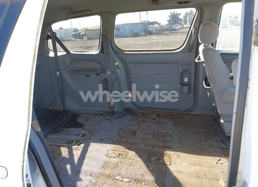 Photo 8 of 2000 Toyota Sienna LE/XLE (VIN 4T3ZF13C8YU256668)