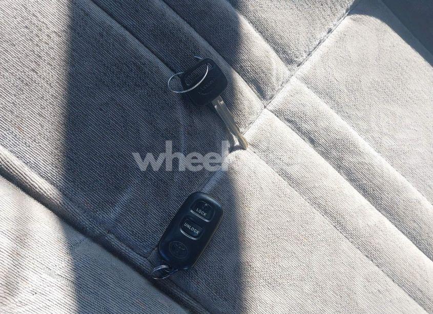 Photo 11 of 2000 Toyota Sienna LE (VIN 4T3ZF13C8YU309725)