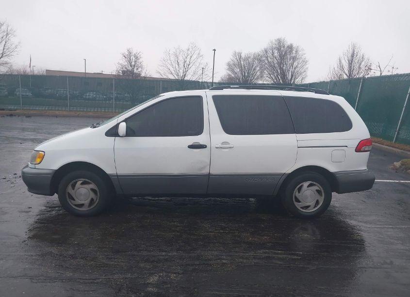 Photo 14 of 2001 Toyota Sienna XLE (VIN 4T3ZF13C91U346921)