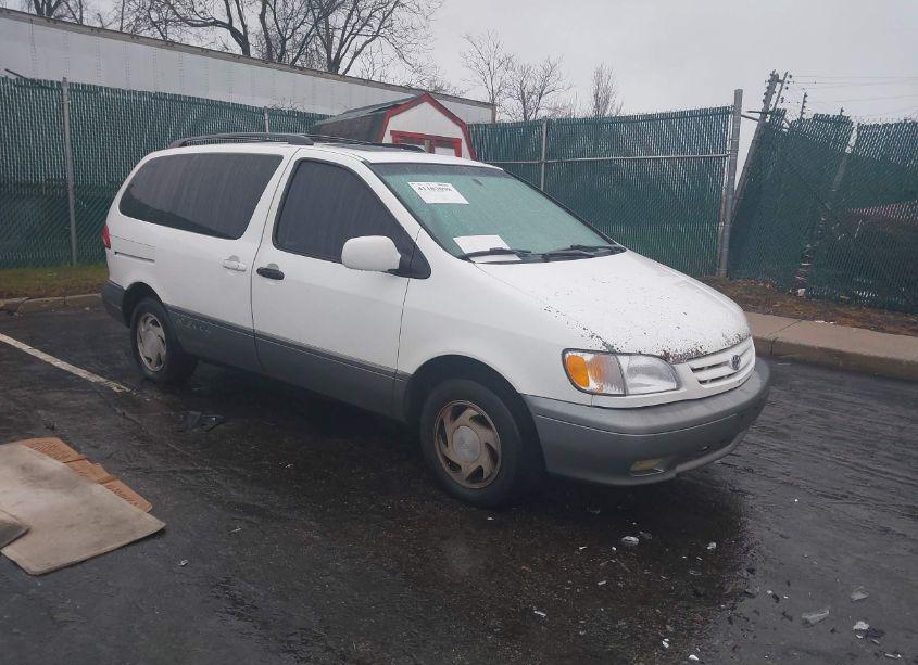Photo 6 of 2001 Toyota Sienna XLE (VIN 4T3ZF13C91U346921)