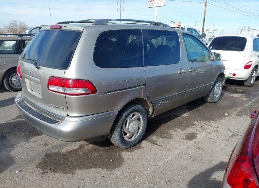 Photo 4 of 2001 Toyota Sienna XLE (VIN 4T3ZF13C91U383970)