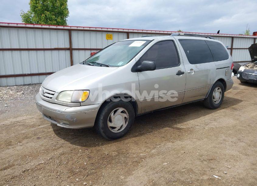 Photo 2 of 2001 Toyota Sienna XLE (VIN 4T3ZF13C91U395004)