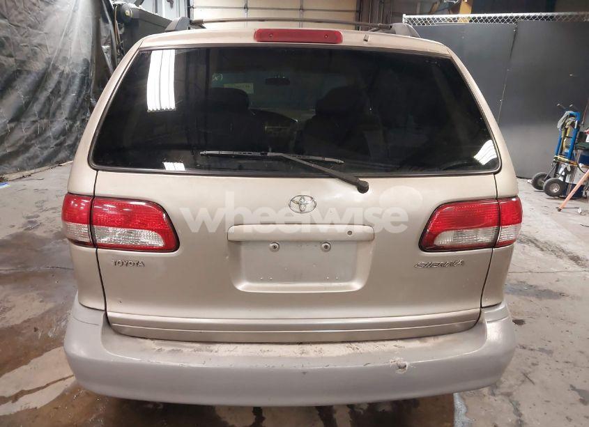 Photo 16 of 2001 Toyota Sienna LE (VIN 4T3ZF13C91U402811)