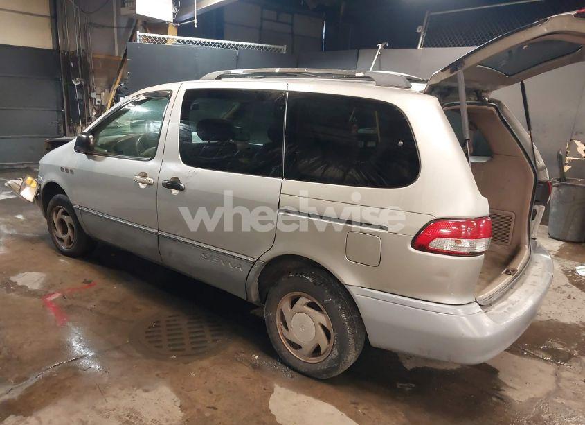 Photo 3 of 2001 Toyota Sienna LE (VIN 4T3ZF13C91U402811)