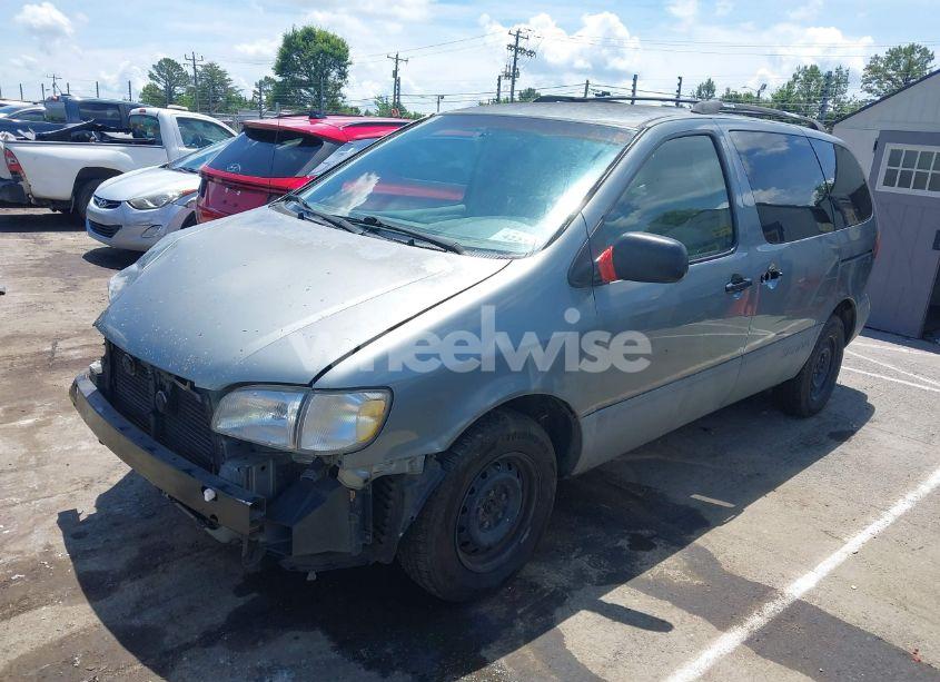 Photo 2 of 1998 Toyota Sienna LE (VIN 4T3ZF13C9WU036694)
