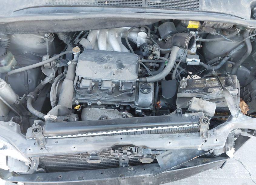 Photo 10 of 1999 Toyota Sienna LE/XLE (VIN 4T3ZF13C9XU131936)