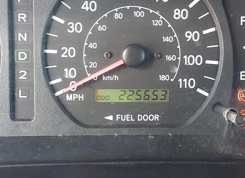 Photo 15 of 1999 Toyota Sienna LE/XLE (VIN 4T3ZF13C9XU131936)