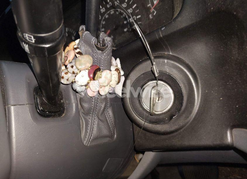 Photo 11 of 1999 Toyota Sienna LE (VIN 4T3ZF13C9XU148929)