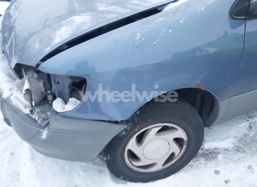 Photo 14 of 1999 Toyota Sienna LE (VIN 4T3ZF13C9XU148929)