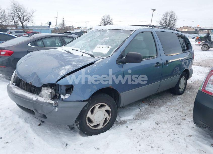 Photo 2 of 1999 Toyota Sienna LE (VIN 4T3ZF13C9XU148929)