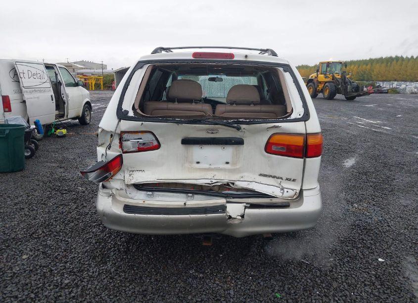 Photo 16 of 2000 Toyota Sienna XLE (VIN 4T3ZF13C9YU251513)