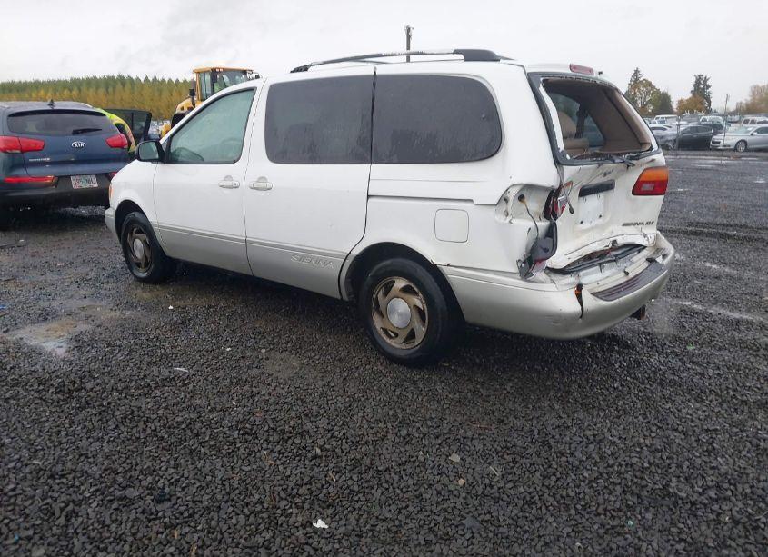 Photo 3 of 2000 Toyota Sienna XLE (VIN 4T3ZF13C9YU251513)