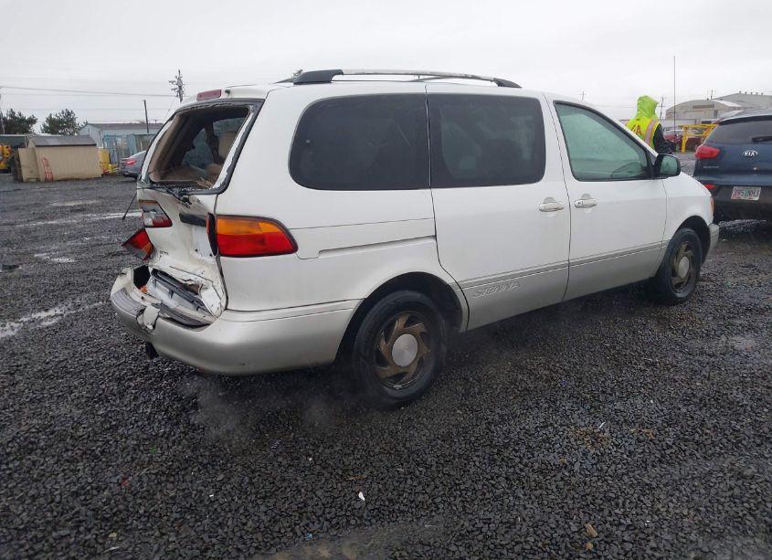 Photo 4 of 2000 Toyota Sienna XLE (VIN 4T3ZF13C9YU251513)
